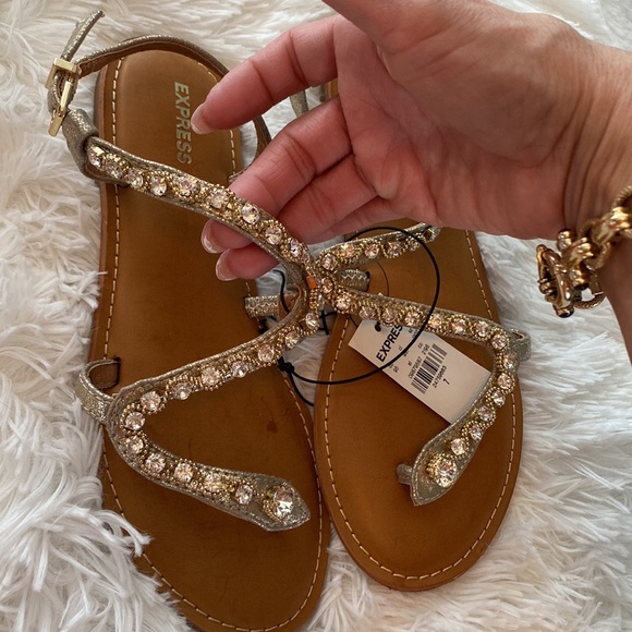 Express embellished thong sandals - Picture 10 of 10